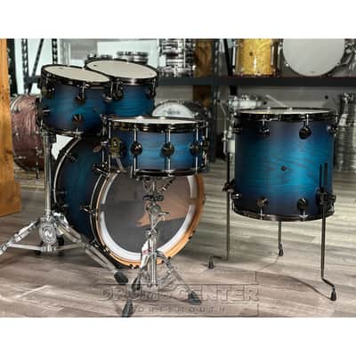 DW Collectors Pure Oak 5pc Drum Set Regal Blue to Candy Black Burst w/Black Nickel Hw image 3