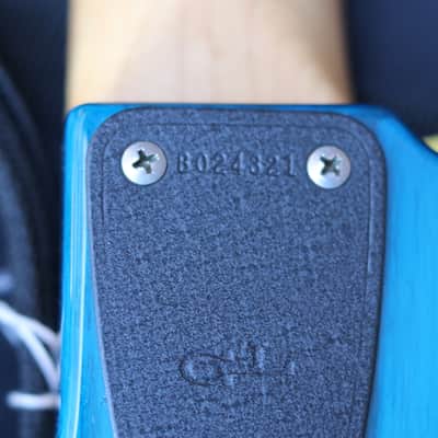 G&L bass SB-2 1982 - blue image 11