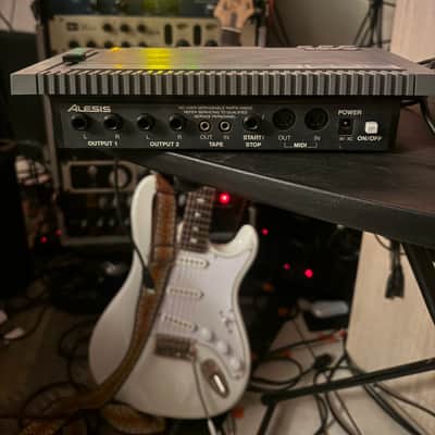 Alesis HR-16 High Sample Rate 16-Bit Drum Machine 1980s - Gray image 4