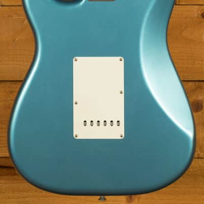 Fender Limited Edition Vintera II Road Worn '60s Stratocaster - Rosewood - Lake Placid Blue image 4