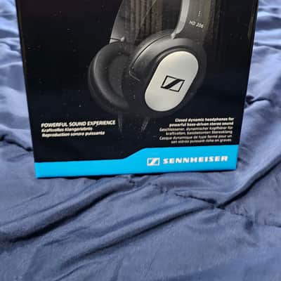 Microphone with free Sennheiser HD206 headphones +  InnoGear Mic stand image 9