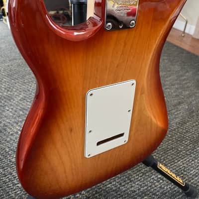 Fender Stratocaster 2017 - Honey Burst image 14