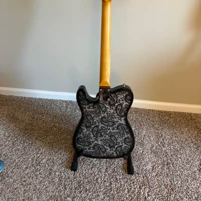 Crook T style 2019 - Black paisley image 2