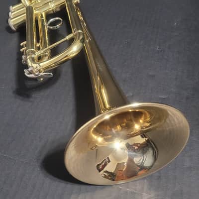 Bach Stradivarius 43G Bell Trumpet, 2 Mouthpieces &2 handle hardwood case. - Clear Lacquer image 5