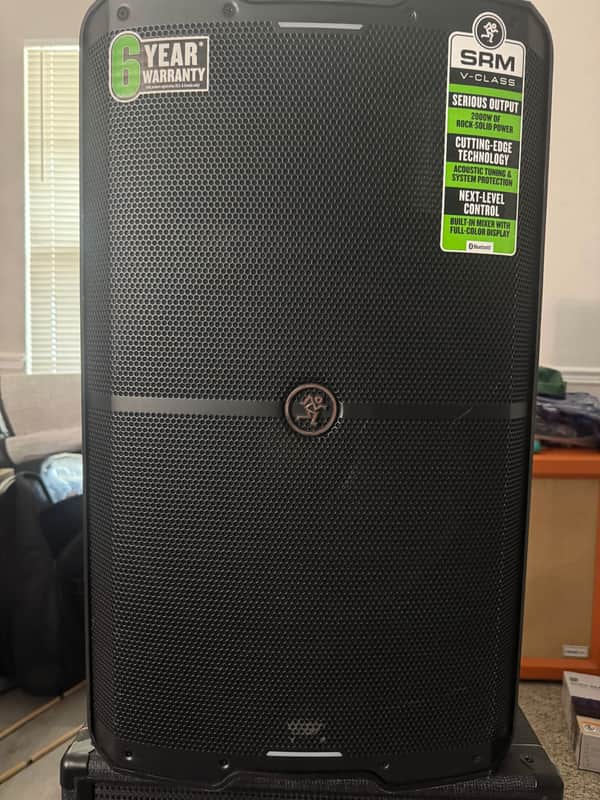 Mackie SRM215 V-Class 15" 2000-Watt High-Performance Powered Loudspeaker 2020 - Present - Black image 1