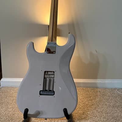 Fender MIJ Hybrid II Stratocaster with Maple Fretboard 2020 - 2021 - US Blonde image 9