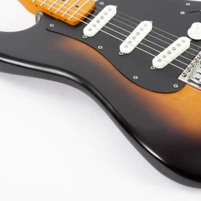 Squier 40th Anniversary Vintage Edition Stratocaster 2022 Satin Wide 2-Colour Sunburst image 14