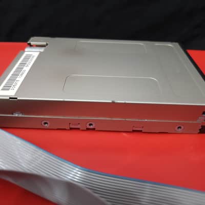 YAMAHA DISK DRIVE D359T5 MITSUMI 5V ORIGINAL PART SY77 SY99 QS300 FLOPPY REPLACE image 3