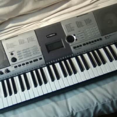 Yamaha PSR-E403 Portable Keyboard. Dead Mint, 100% Tested and Working! image 1