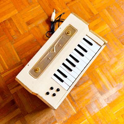 Super Rare Giaccaglia Micro “Fisetta” Chord/Reed Organ (Italy, 1950s) – vintage electric mini organ and harmonium! image 17