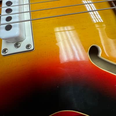 Vox Tornado 1960’s - Sunburst image 5