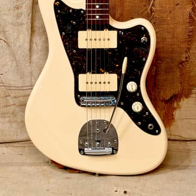 Fender MIJ Classic 60's Jazzmaster 2015 - Vintage White image 2