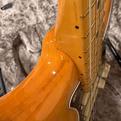 Fender American Ultra Stratocaster with Maple Fretboard Aged Natural Ash Body 2019 image 5