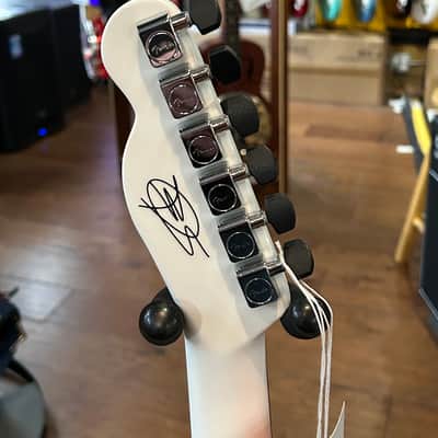 Fender Limited Edition FINNEAS American Acoustasonic Telecaster  2025 - Arctic White / 5lbs. 1.7oz. #US252717A image 5