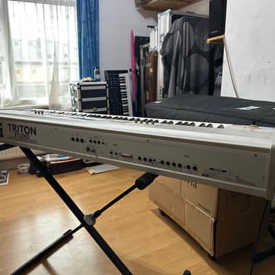 Korg Triton Studio 88-Key 120-Voice Polyphonic Workstation 2002 - 2005 - Silver image 18