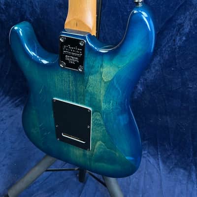 Schecter Traditional Pro Maple in Transparent Blue Burst Pre-owned image 9