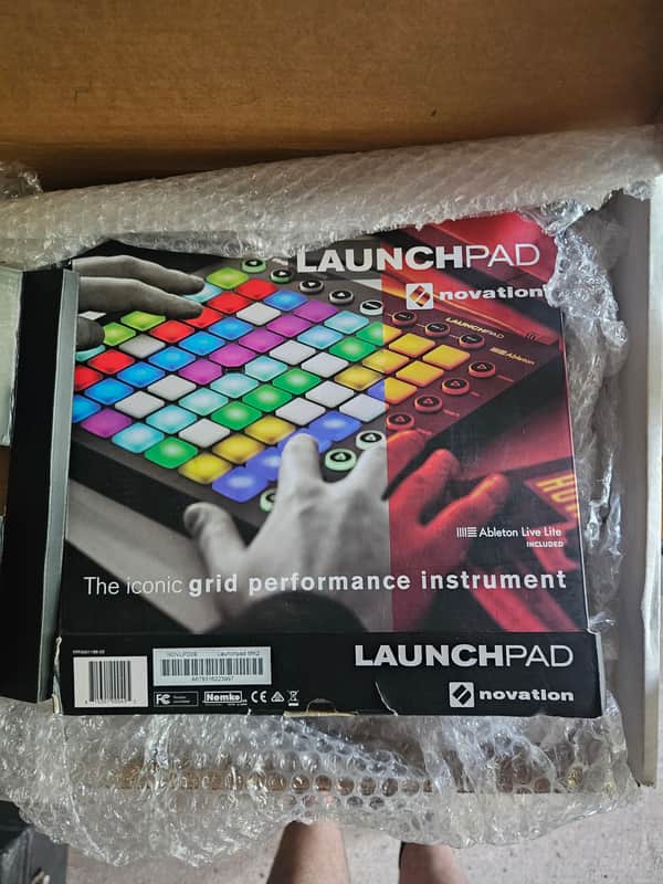 Novation Launchpad MKII Pad Controller 2015 - 2019 - Black image 1