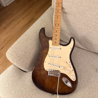 Fender Stratocaster 2005-2009 - Vintage Walnut Nitrocellulose Lacquer image 2