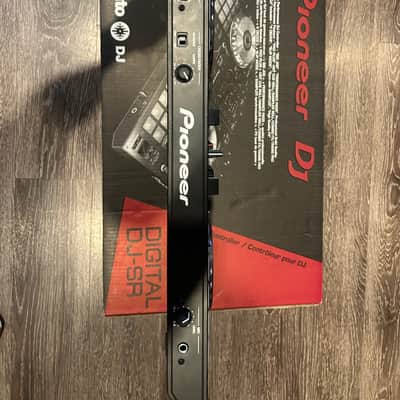 Pioneer DDJ-SR2 Portable 2-channel Controller for Serato DJ 2010s - Black image 3