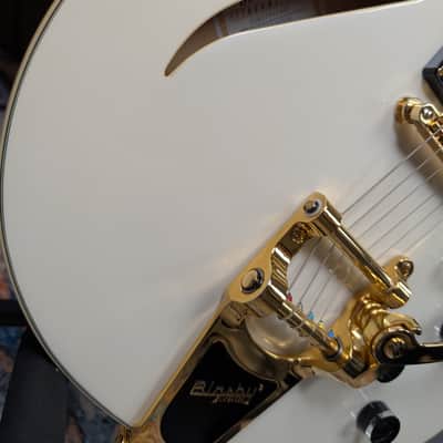 Gretsch G2627TG Streamliner Center Block 3-Pickup 2020 - 2021 - White image 7