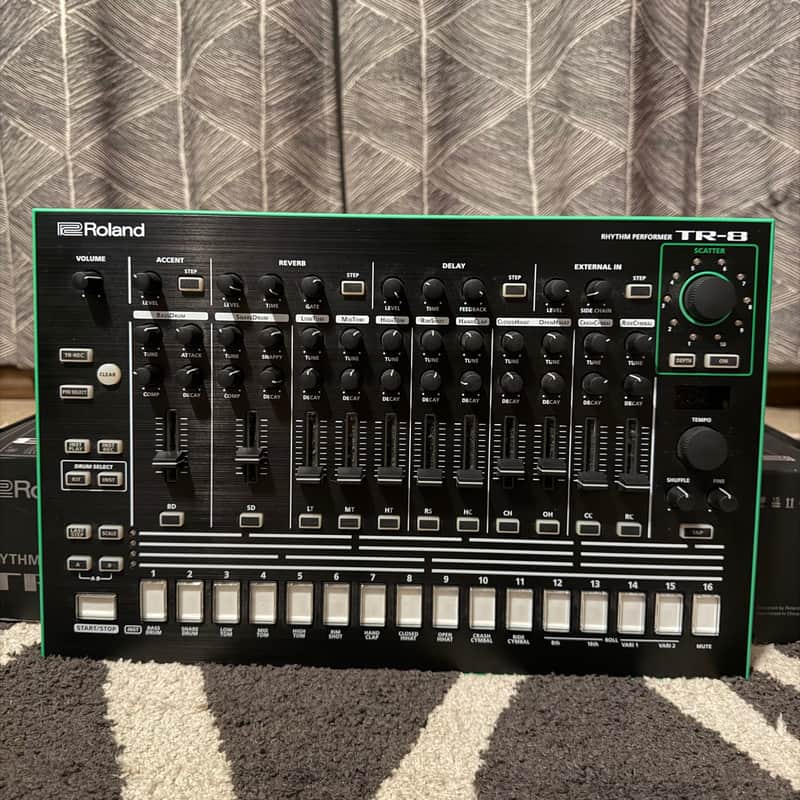 Roland AIRA TR-8 Rhythm Performer Drum Machine 2014 - Present - Black