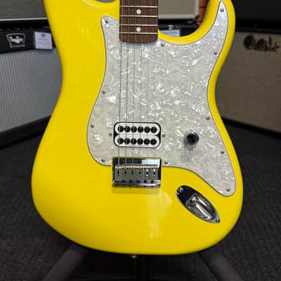Fender "Tom DeLonge Stratocaster®", Graffiti Yellow with Deluxe soft case image 3