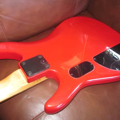 Used Peavey Dyna Bass Red 4-String Bass Guitar #05036444 image 9