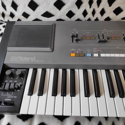 Roland HS-60 61-Key Programmable Polyphonic Synthesizer for sale image 3