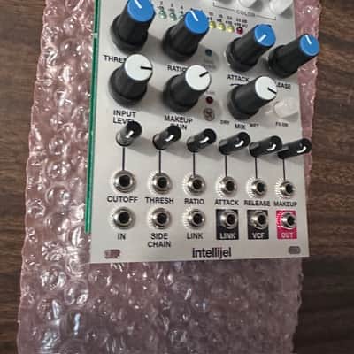 MINT Intellijel Jellysquasher Analog Compressor / Tone Shaper / Filter Eurorack SVF image 2