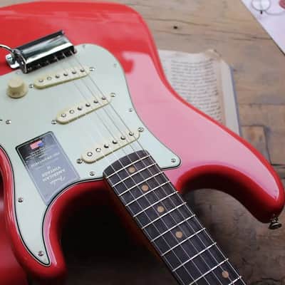 Fender American Vintage II '61 Stratocaster Fiesta Red, HARDCASE image 3
