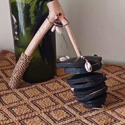 West African-style gourd disc sistrum (wasamba): medium image 3
