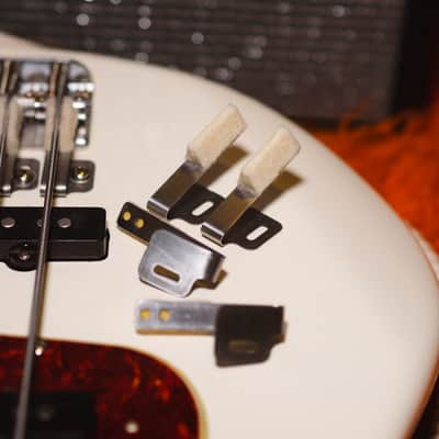 Jazz Bass-style Felt bass mutes reproduction  1960 image 18