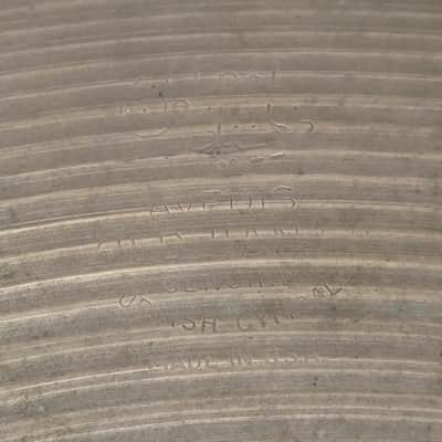 Used A Zildjian Ride Cymbal 20" - Good image 2