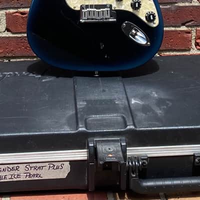 Fender Strat Plus Deluxe with Maple Fretboard 1991 - Blue Pearl Burst - UPGRADED LACE SENSOR BLUE S/ SILVER S/ RED Hum - FENDER HARDSHELL CASE (Center Latch Broke) image 2