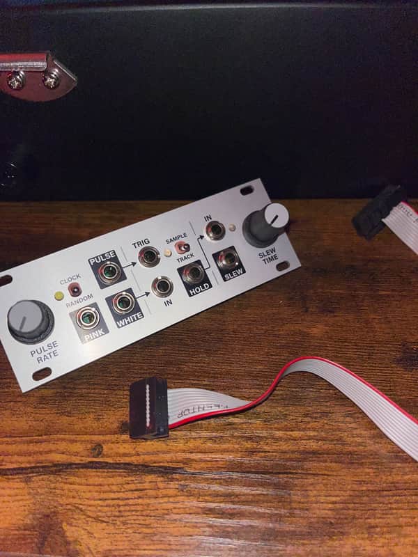 Intellijel Noise Tools 1U Clock / Random Pulse / Sample & Hold / Slew Eurorack Synth Module 2017 - Present - White image 1