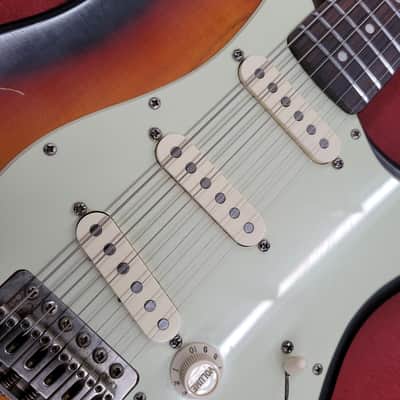 Mike Gee Kustoms Reliced S-Style 2012 - Three Color Sunburst image 4