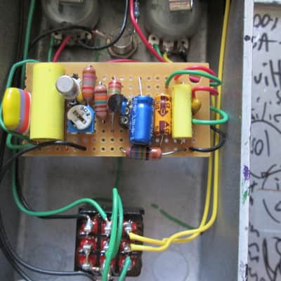 Built By Ryan Silicon Sally Fuzz 2016 Purple. Fuzz Face with mods. image 4