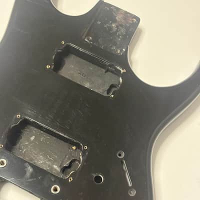 Ibanez Vintage 90s black super stratocaster body 2 point trem image 4