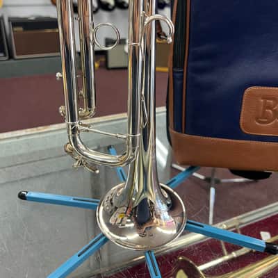 Bach Stradivarius Trumpet in B♭ 190S72X in Silver w/Case image 6