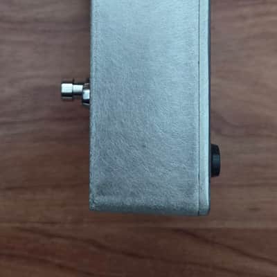 Death By Audio Bass War- Mint image 4