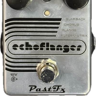 PastFx Echoflanger chorus flanger slapback delay double tracking filter matrix poly image 2