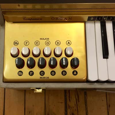 Companion Air organ 1960s image 3