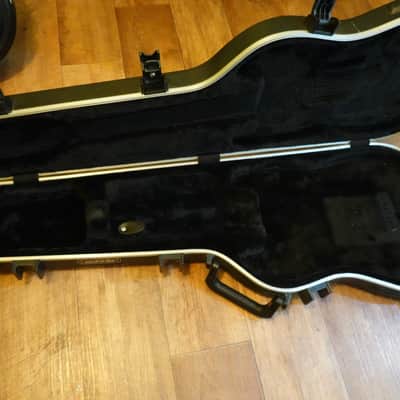 SKB 1SKB-FS-6 Deluxe Strat / Tele Guitar Hard Case with TSA Latches 2010s - Black image 3