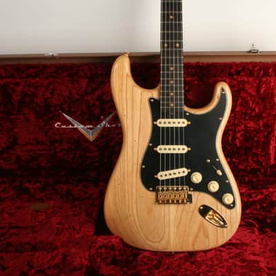 Fender Custom Shop Limited Edition Custom '62 Stratocaster Journeyman Relic with Closet Classic Gold Hardware 3A Rosewood Fingerboard Aged Natural CZ581418 image 1