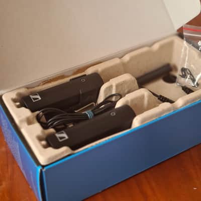 Sennheiser Sennheiser XS Wireless Digital Portable Lavalier Set – Receiver + Bodypack Transmitter + ME2 Mic – Pro Ready image 2