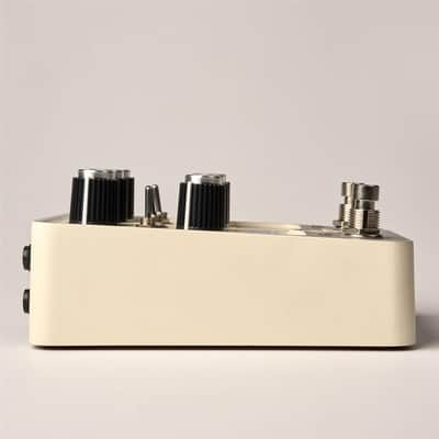 Universal Audio UAFX Astra Modulation Pedal image 5