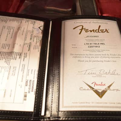 Mint Fender Custom Shop Limited Edition '61 Telecaster Relic Aged Champagne Sparkle image 15