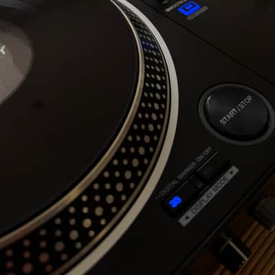 Pioneer DDJ-REV7 2-Channel DJ Controller 2022 - Present - Black image 3