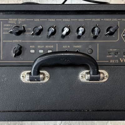 Vox AV15 15W 8-inch valve guitar combo amplifier image 2