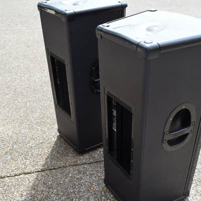Mackie SR-1530 powered 3 way PA speakers excellent-used speakers for sale image 6